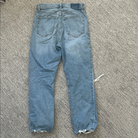 Abercrombie & Fitch Women’s Ankle Straight Ultra High Distressed Jeans - Picture 3 of 3